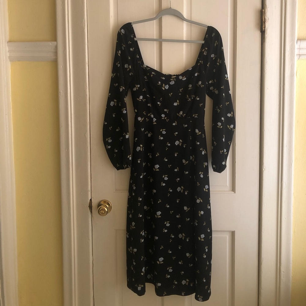 Forever 21 Black Floral Long Sleeve Midi Dress with Sweetheart Neckline